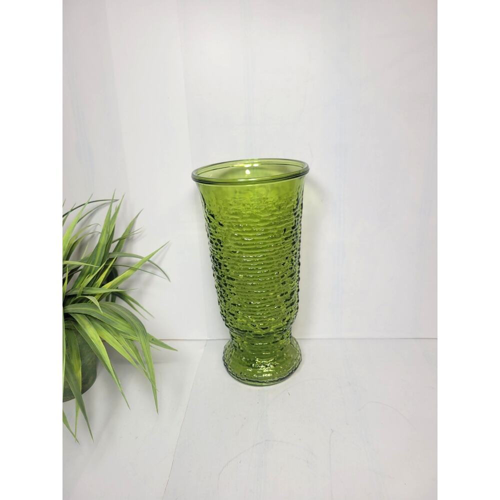 Vintage Anchor Hocking Soreno Avocado Green Glass Flower Vase MCM Pressed Bark